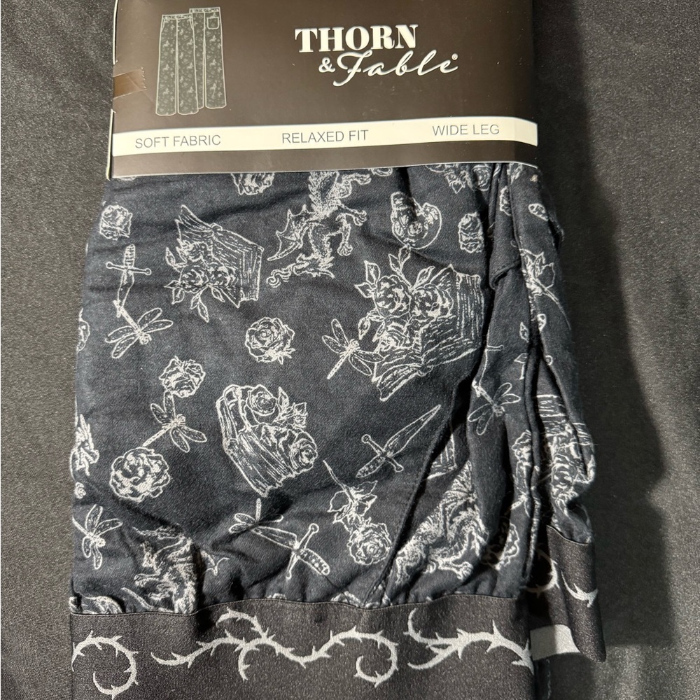 Thorn‎ & Fable Black Pajama Pants Size Medium NWT